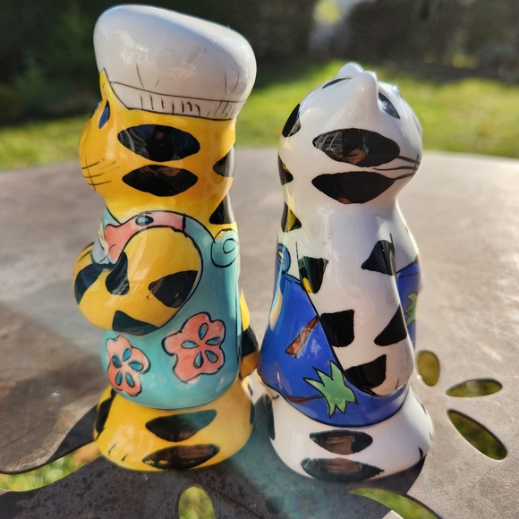 Cat Chef Salt & Pepper Shakers - Picture 4 of 6